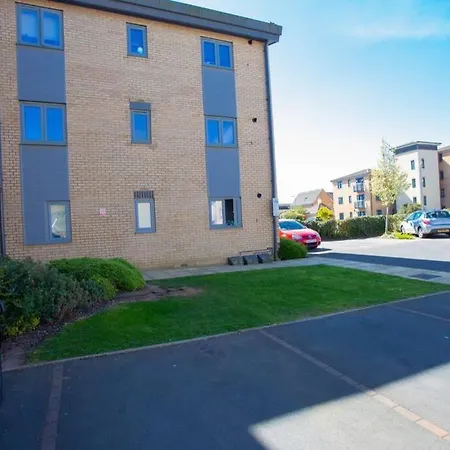 Mills Apartment - Two Bedroom En-Suite Apartment Northampton Exterior photo